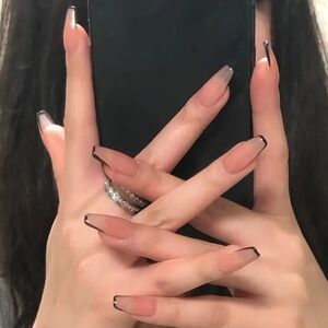 24 Pieces Fake Press On Nails